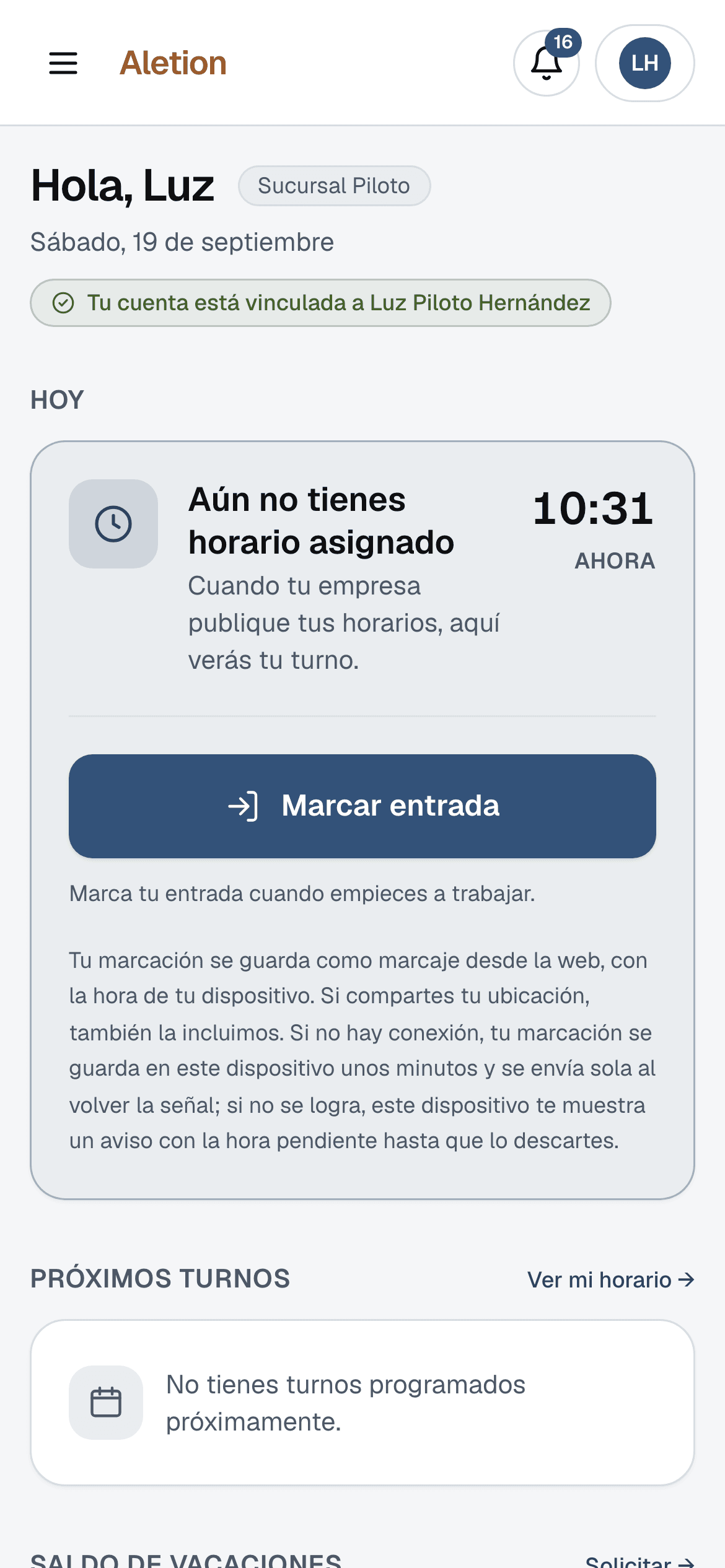 La pantalla de Aletion en el celular de una colaboradora: está trabajando desde las 15:02, puede marcar su salida o iniciar un descanso con un toque, y ve sus próximos turnos.